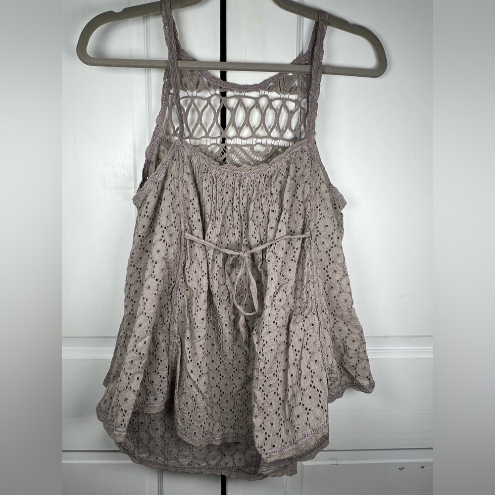 Free People I Got My Eyelet On You Crochet Eyelet Top in Taupe Size Medium - Picture 8 of 10